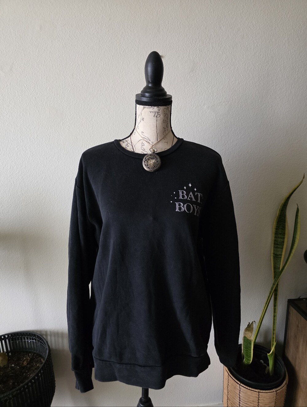 A Court Of Thorns And Roses "Bat Boys" Oversized Sweatshirt - M